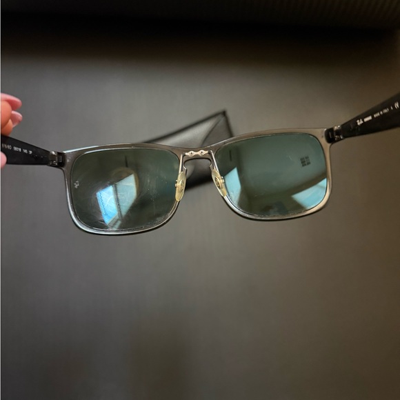 Unisex Ray-Ban Polarized Black Sunglasses with Leather Case